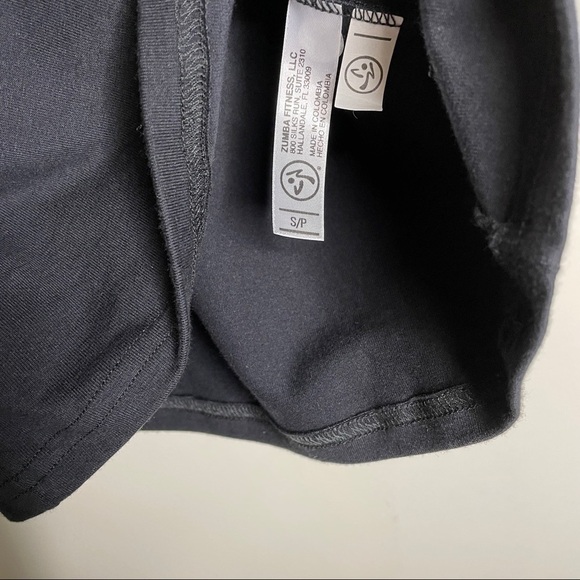 NWOT Zumba Dance Workout Athletic Trainer Fitted Tanks Set of 2 Small - Picture 8 of 11